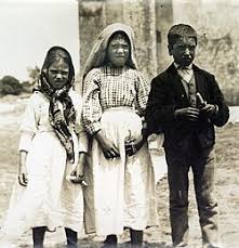 No momento, você está visualizando Os Pastorinhos de Fátima: A História de Lucia, Francisco e Jacinta